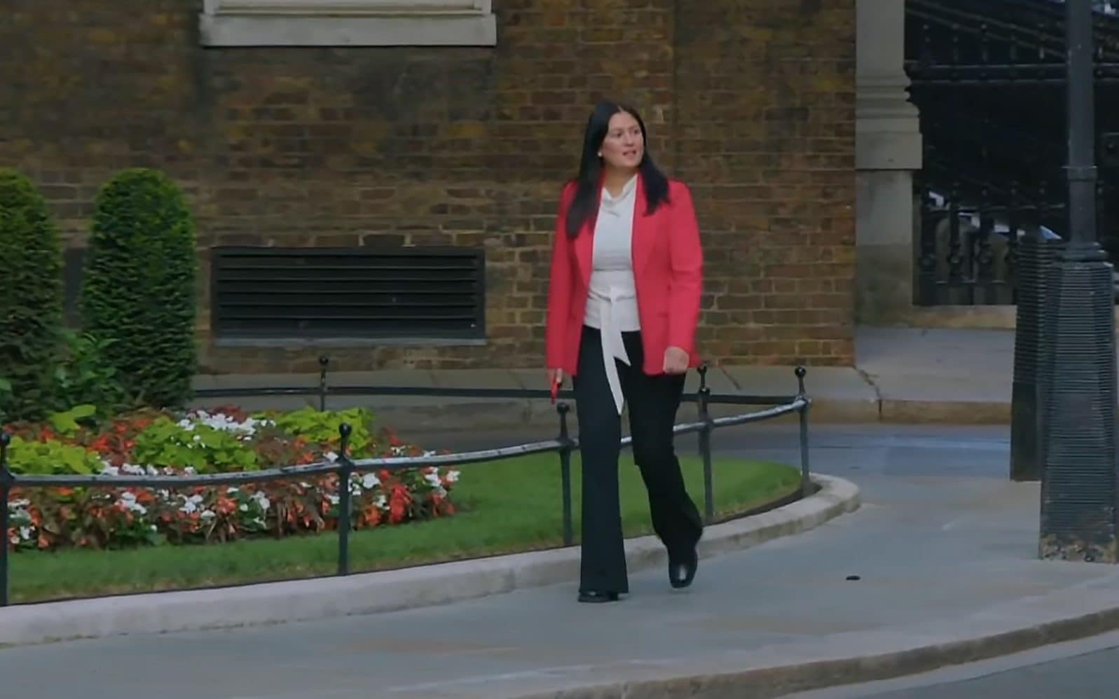 Lisa Nandy enters No 10