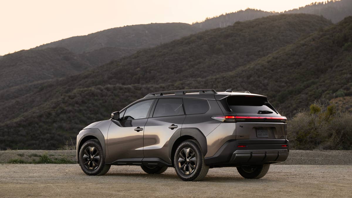 2026_toyota_bz_woodland_premium_bronze_005