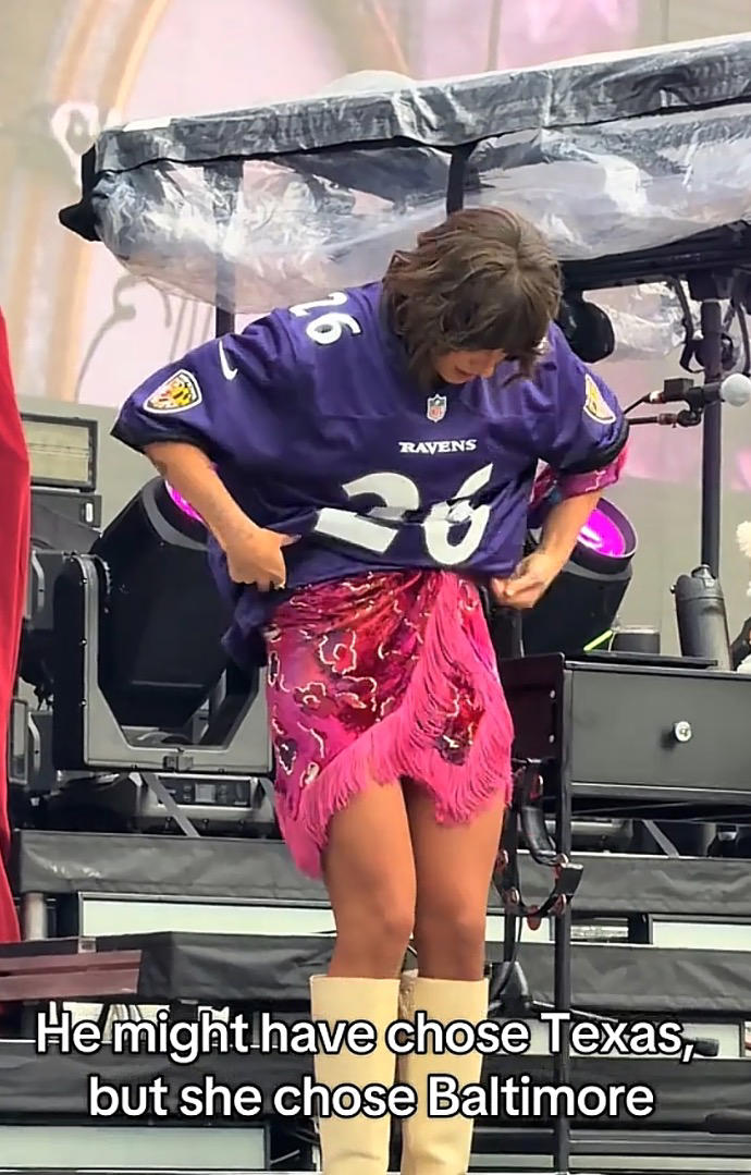 Country star Ella Langley fixes potentially catastrophic wardrobe