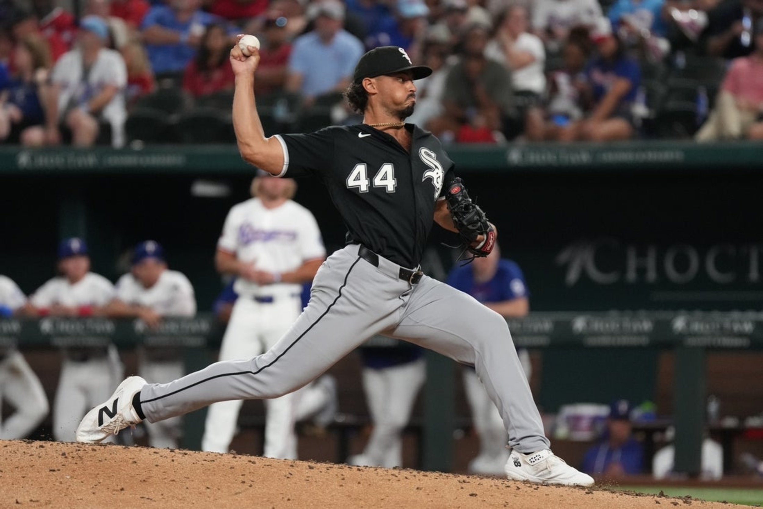 Andrew Benintendi delivers winning runs as White Sox separate from Rangers