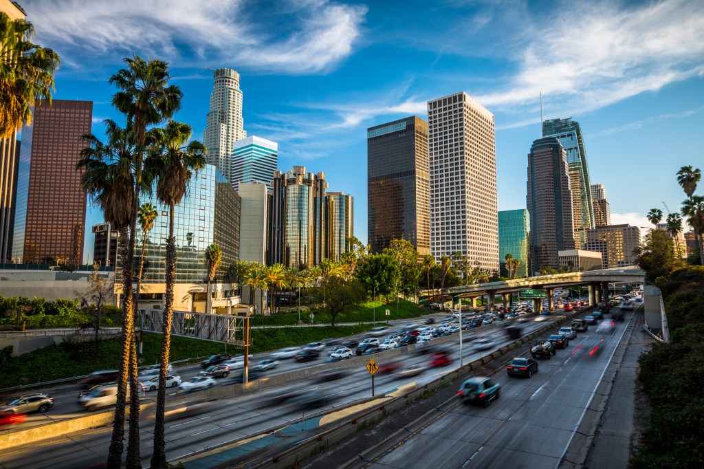 freeway-traffic-rush-hour-los-135042802