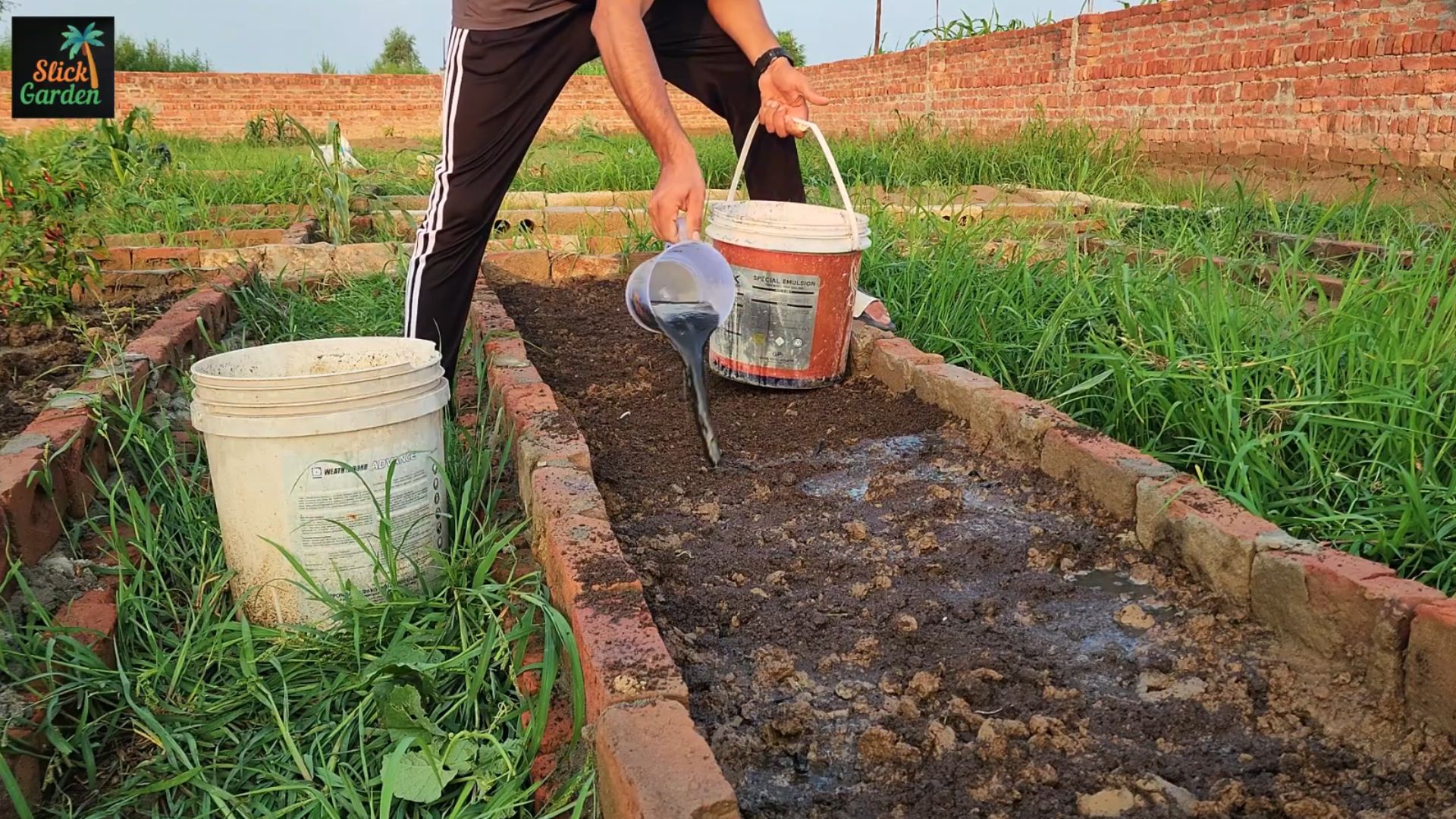 Restore poor garden soil naturally: The ultimate organic layering method