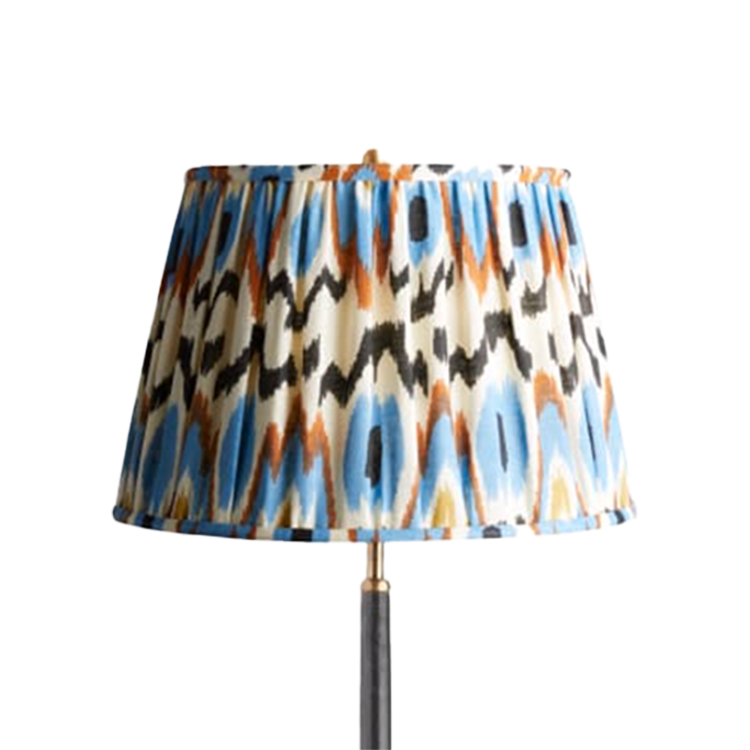 This Petite Porch-Friendly Lamp Is Usually $120—Right Now It’s a Mere $25