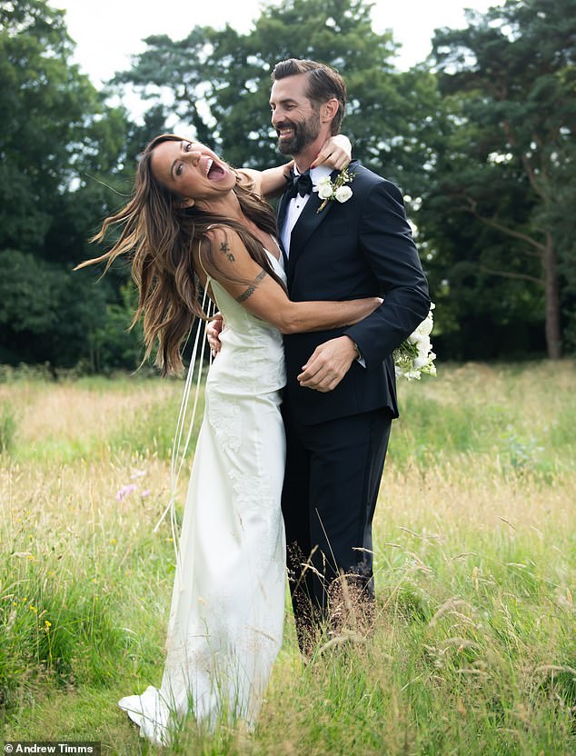 Melanie kept her accessories simple, carrying a delicate bouquet of white flowers while letting the gown take centre stage