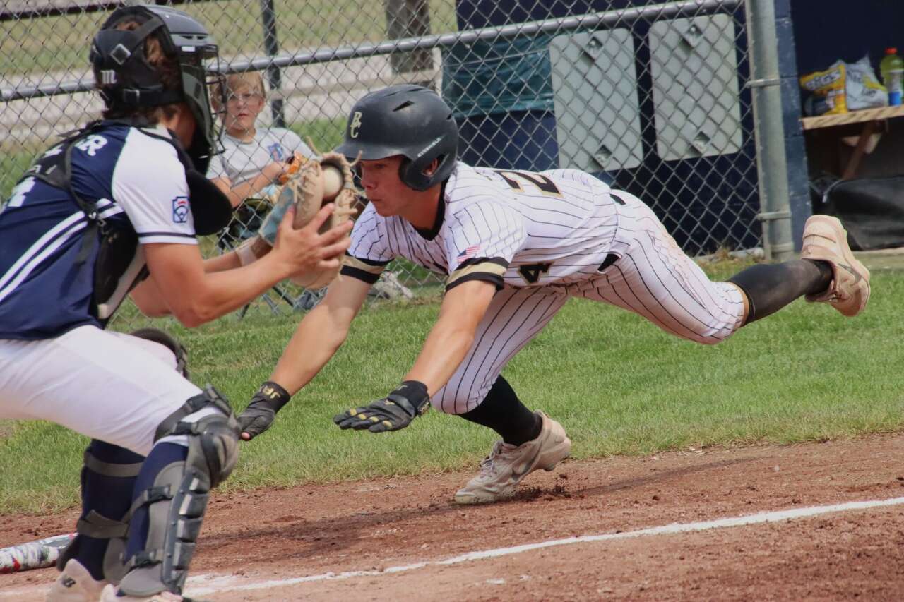 Creek dominates Junior district final