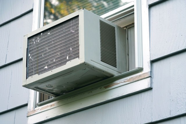 Canada studio renter weighs a $150 AC, a $400 inverter, and readers say comfort wins