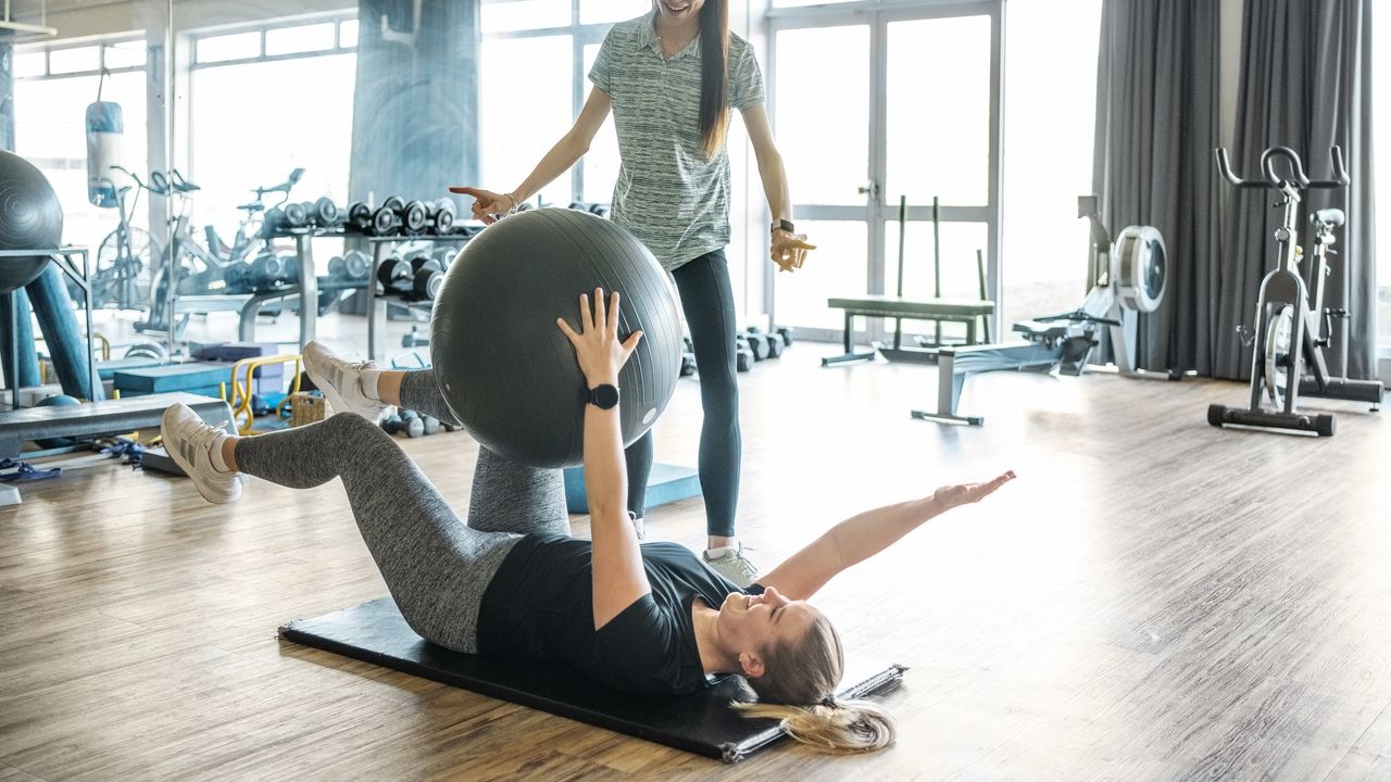 People in their 30s and 40s should start doing this one core exercise for healthy aging