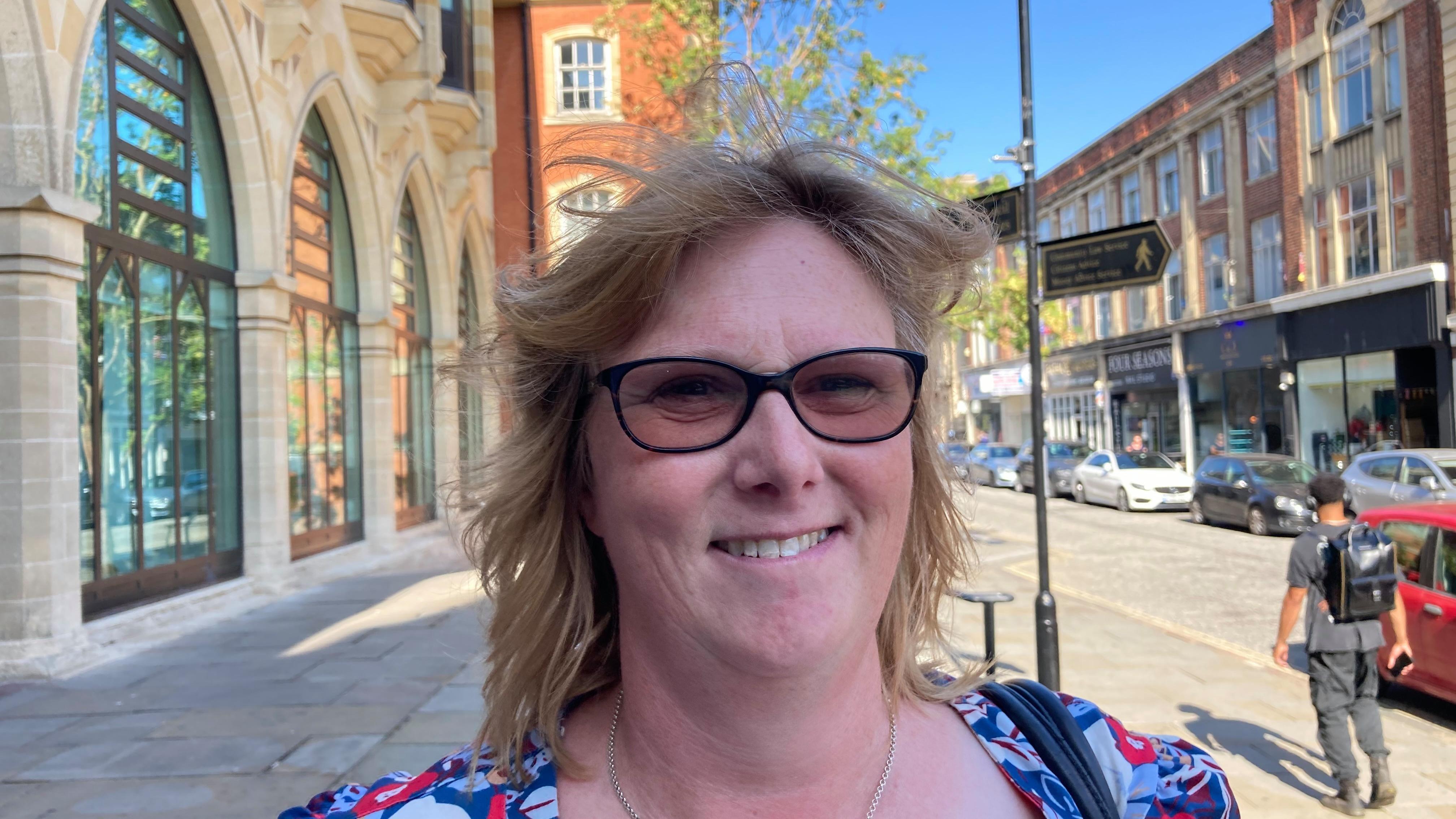 Nicky Laurence presented the petition to a meeting of full council