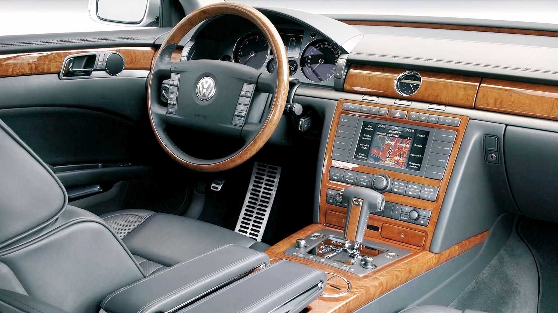 2004 Volkswagen Phaeton V10 TDI interior