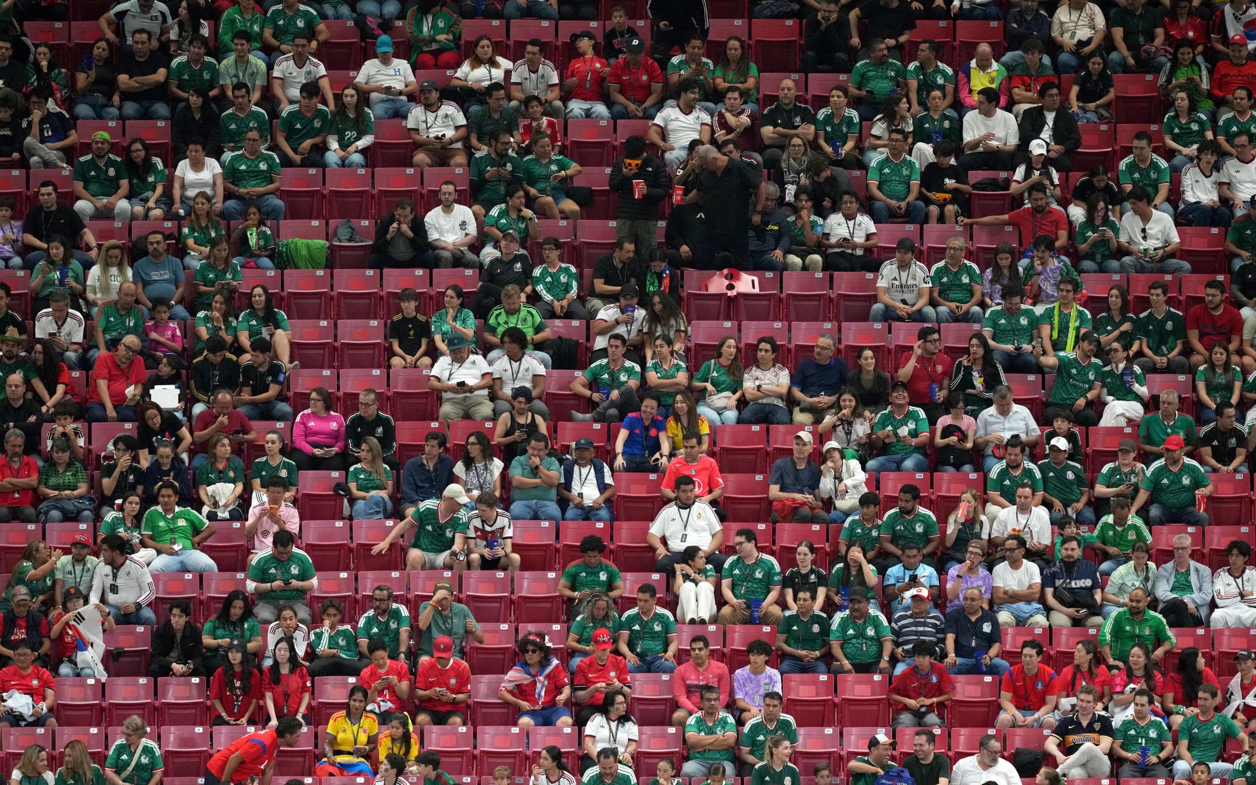 The announced attendance was 44,985 at the 45,664-capacity ground, despite a vast number of unoccupied seats