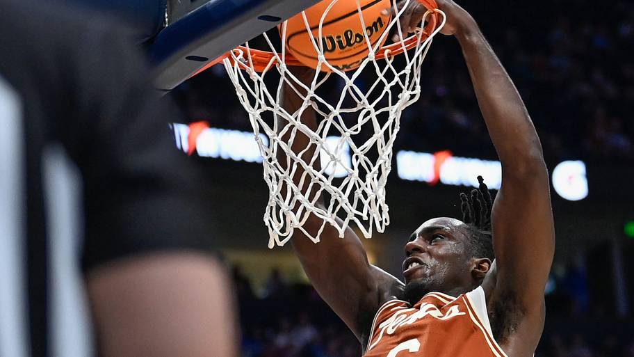 Lakers’ Arthur Kaluma signing puts two-way player on the chopping block
