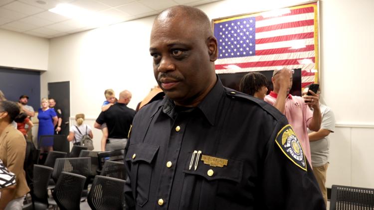 Andre Bottoms becomes Shively's first Black police chief, sworn in by city council