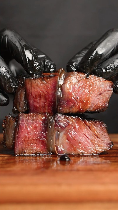 Honey & blueberry marinated rib eye steak