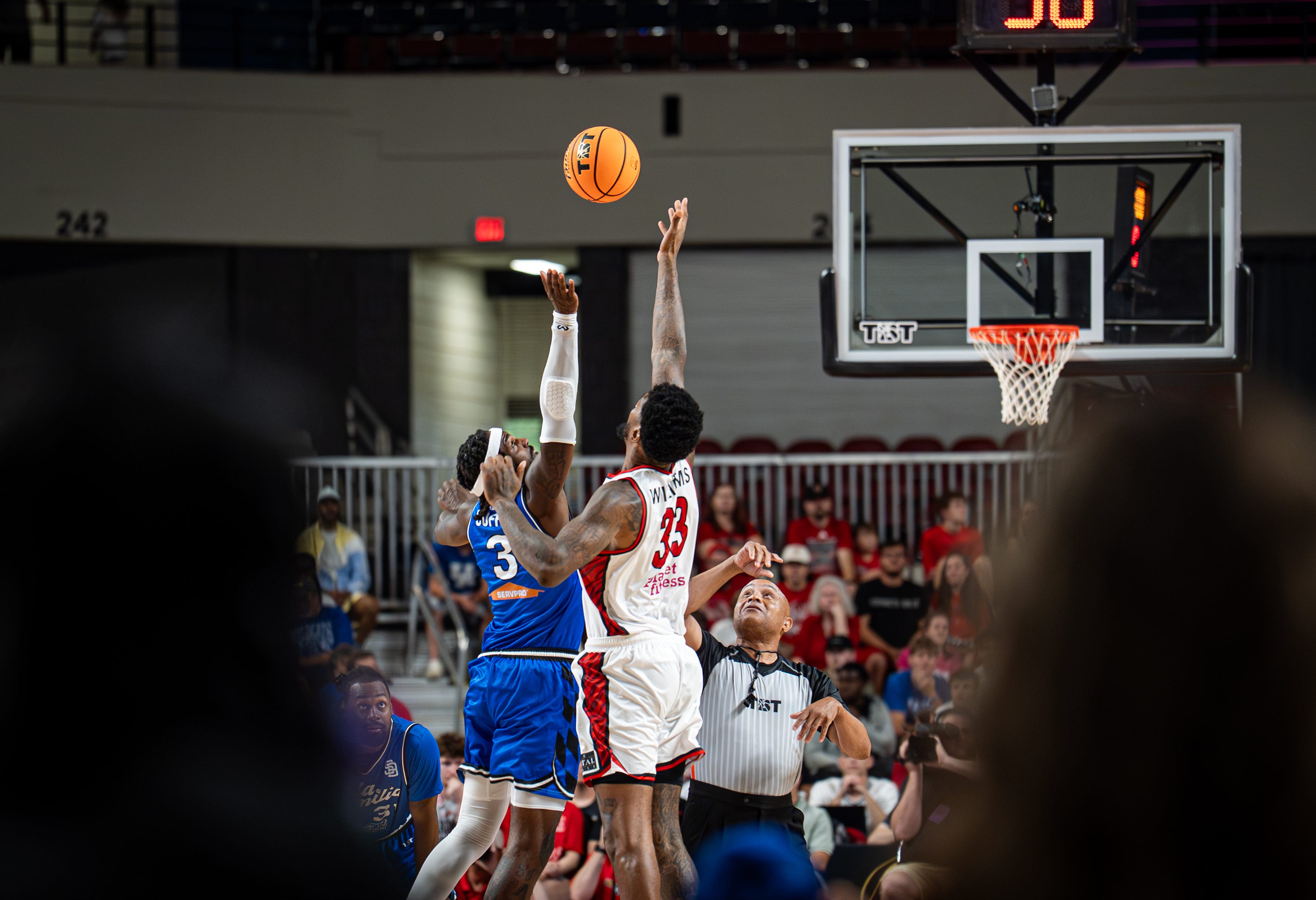 What channel is Kentucky vs Louisville TBT basketball game on today?