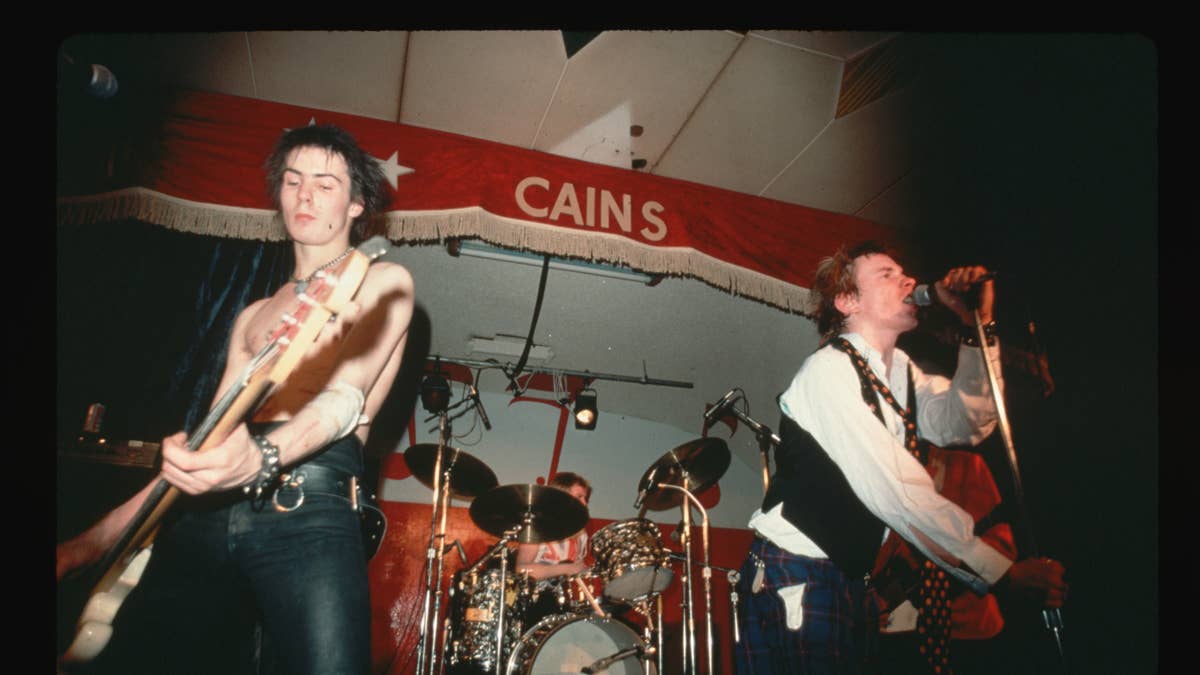 the-sex-pistols-performing-in-concert
