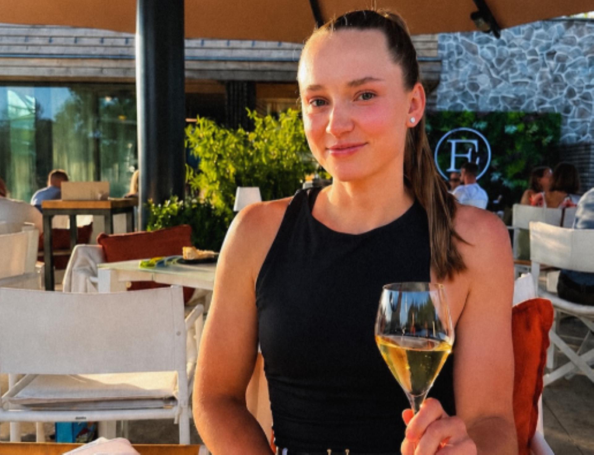 Elena Rybakina enjoys winery getaway after Wimbledon disappointment: 'Reset'