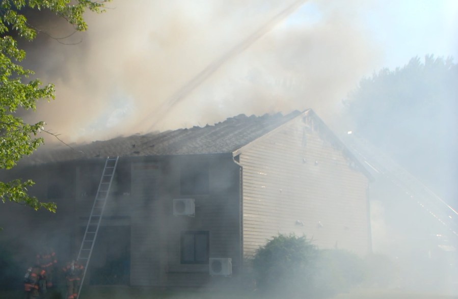 Tenants displaced by fire at Cicero apartment complex, sheriff's office says