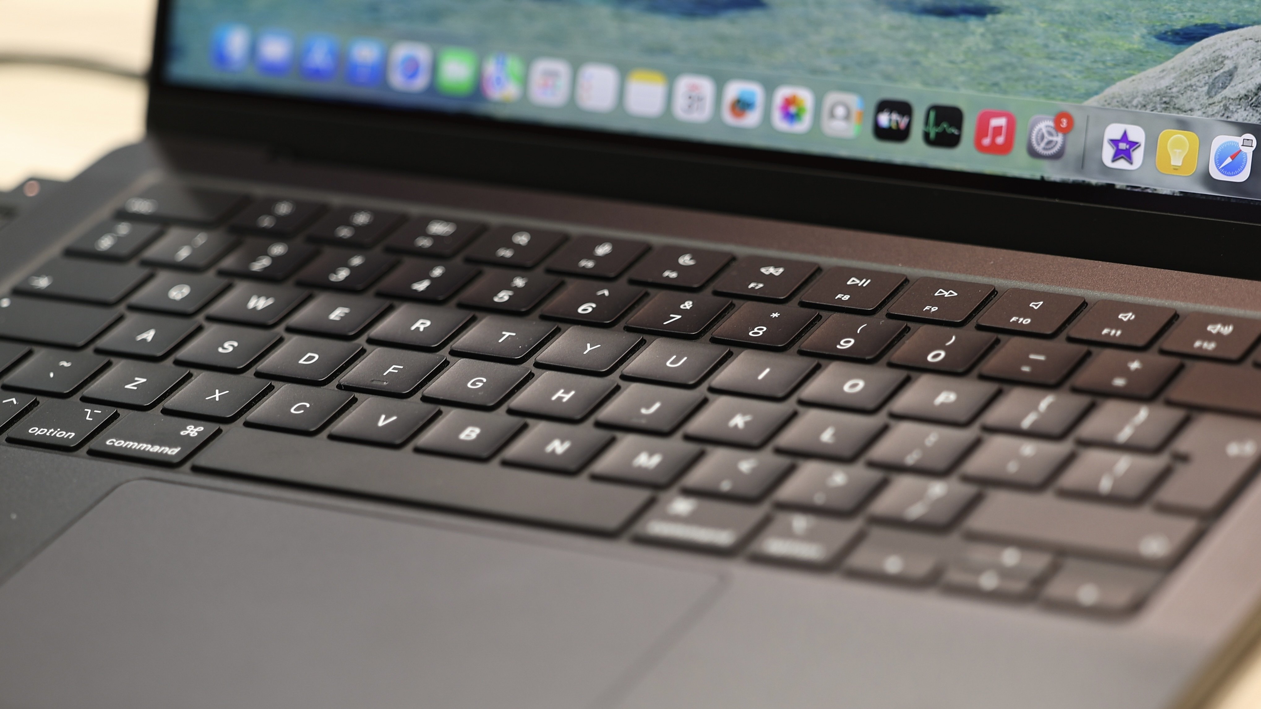 MacOS 27 Comes With a Hidden Siri AI Menu