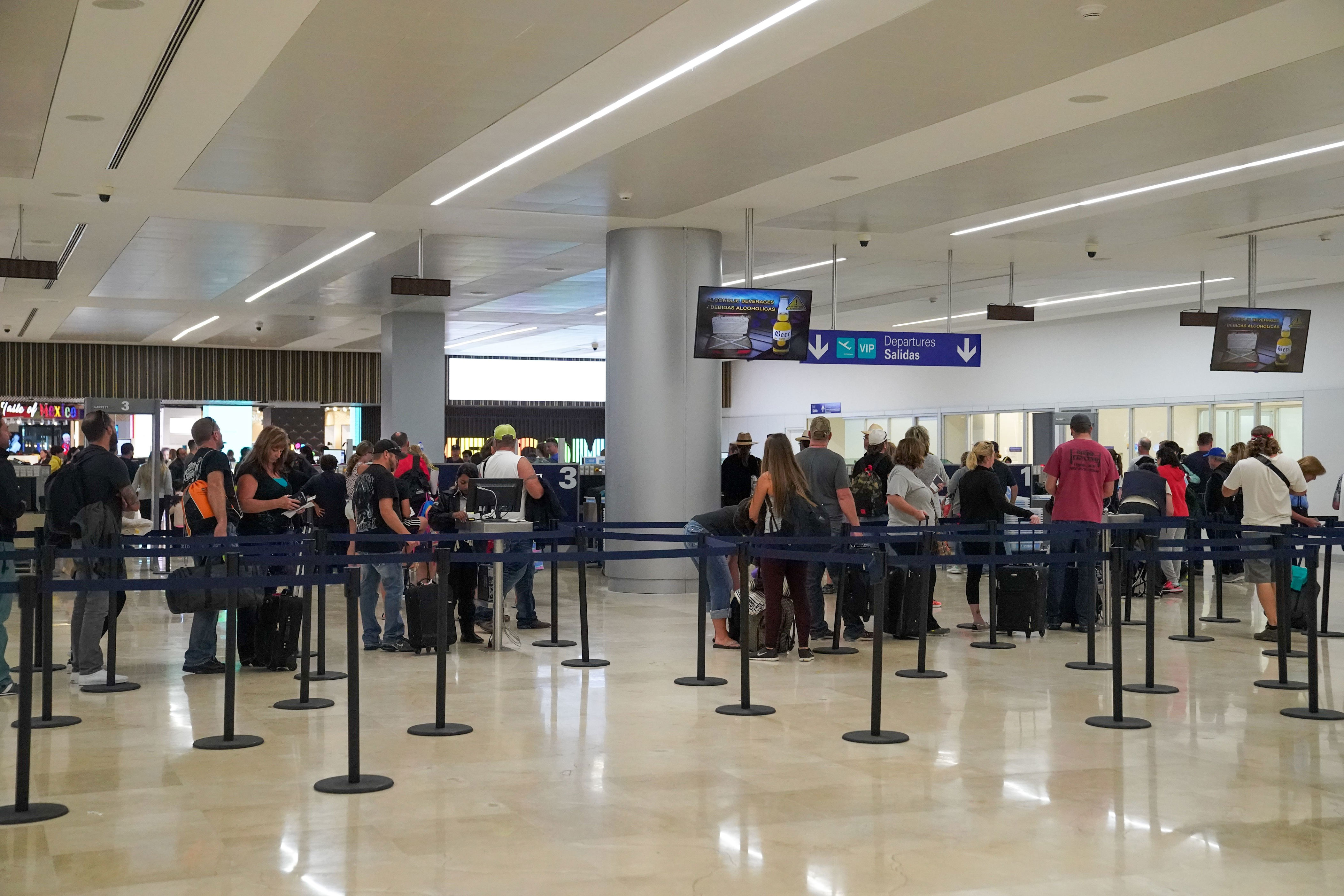 U.S. Vacationers Charged Hundreds Of Dollars For Their Own Belongings In Mexico Airport Customs Scam