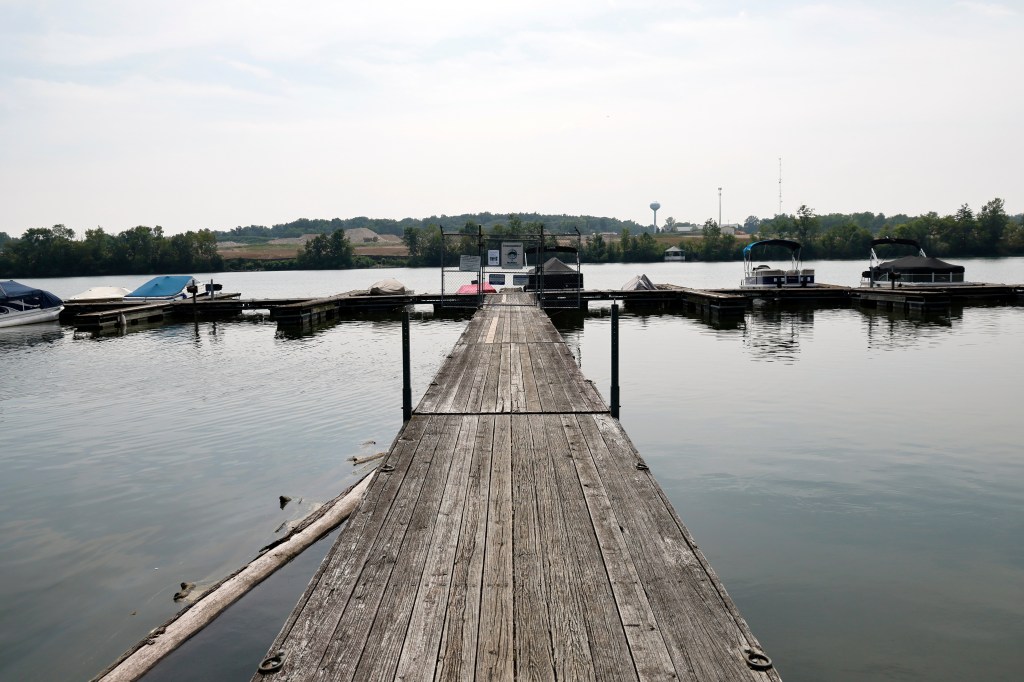 5 dead after two sets of parents rush into Ohio River to rescue struggling swimmer and all drown