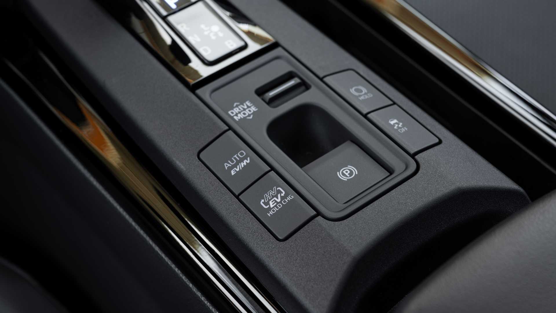 2026 Toyota Prius Plug-In Hybrid-17