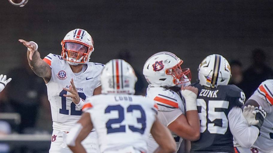 Auburn quarterback Ashton Daniels