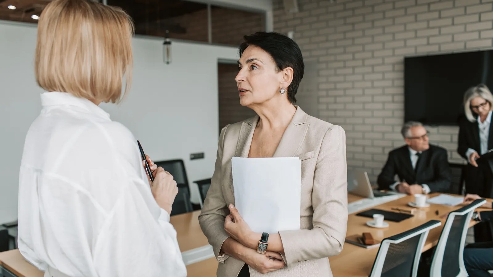 8 Things You Do at Work That Scream 