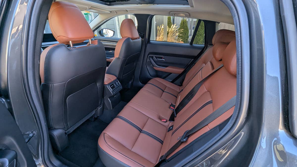 rear-seats-cx-50