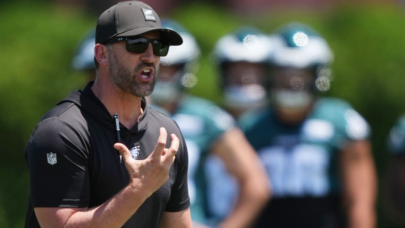 Eagles coach Nick Sirianni adjusting to offseason changes