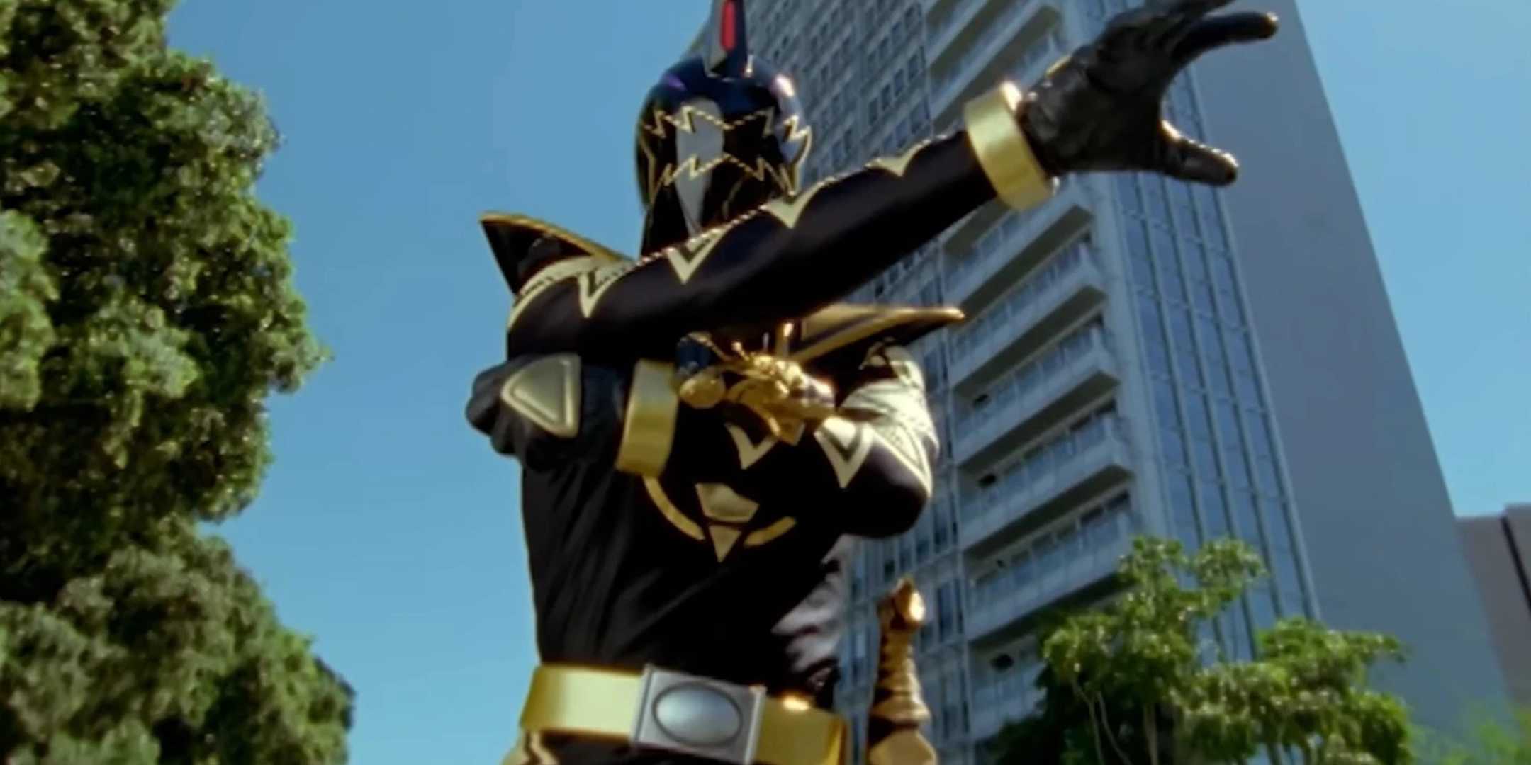 Tommy as the Black Dino Thunder Ranger in Power Rangers Dino Thunder