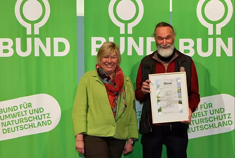 BUND Baden-Württemberg chair Sylvia Pilarsky-Grosch with amphibian protector Hubert Laufer from Offenburg