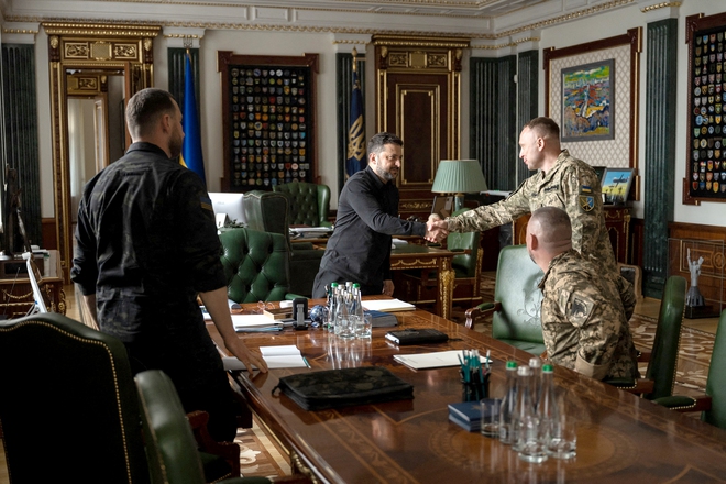 Ông Zelensky sẽ làm gì để xoa dịu khủng hoảng chính trị trong nước?