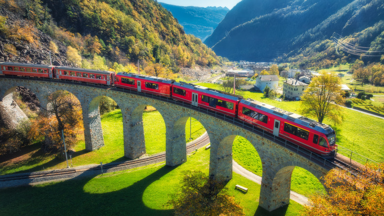 Rick Steves Called This Train Ride Through Glaciers And Lakes One Of Switzerland's Best