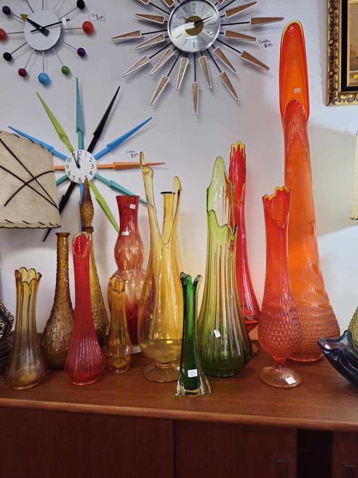 28 Thrifted Finds That Belong In A Museum For Being This Iconic