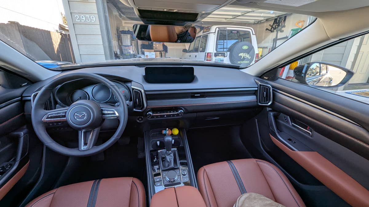 mazda-cx50-interior