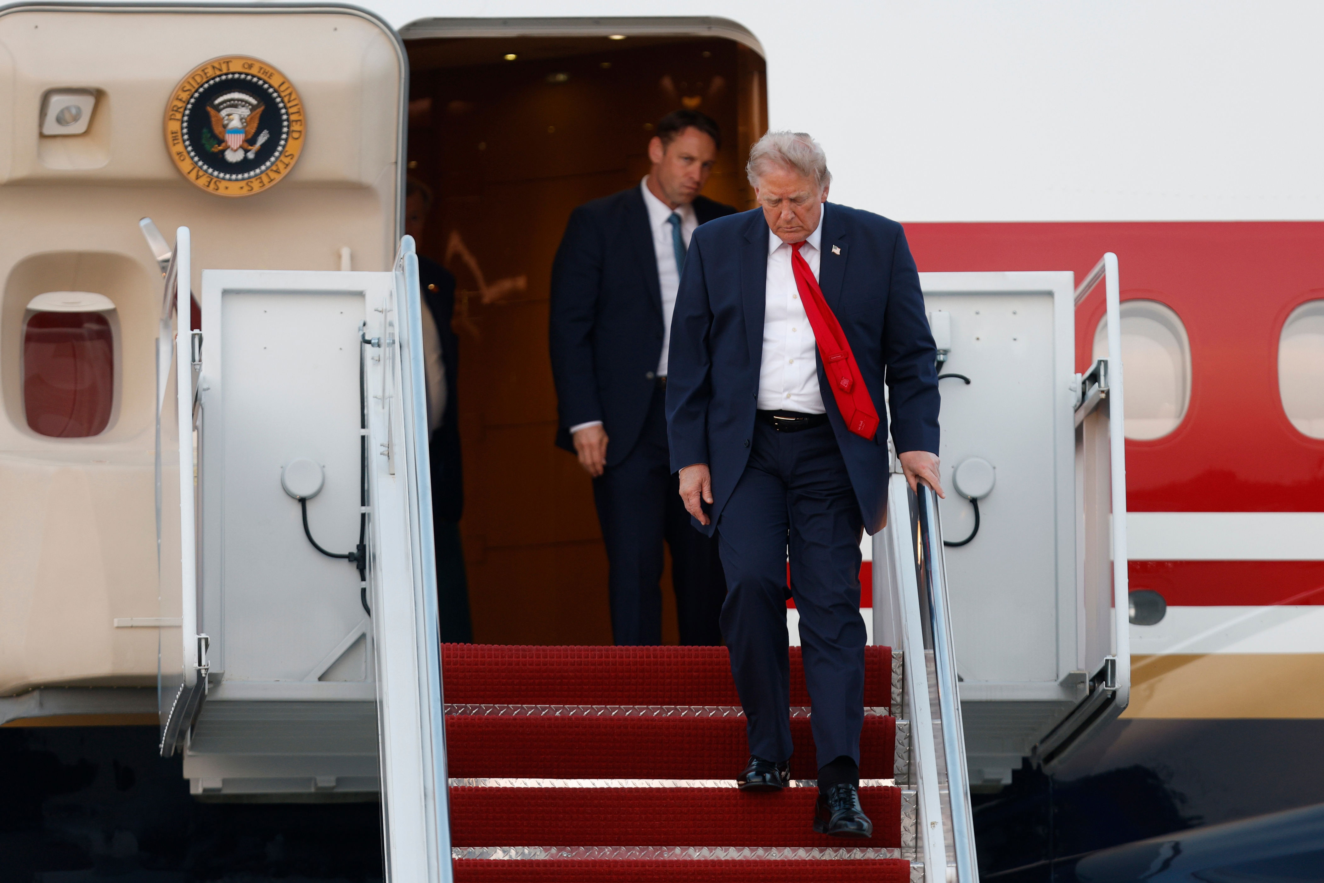 ‘This is what a quagmire looks like’: Trump enters bleak new phase with Iran