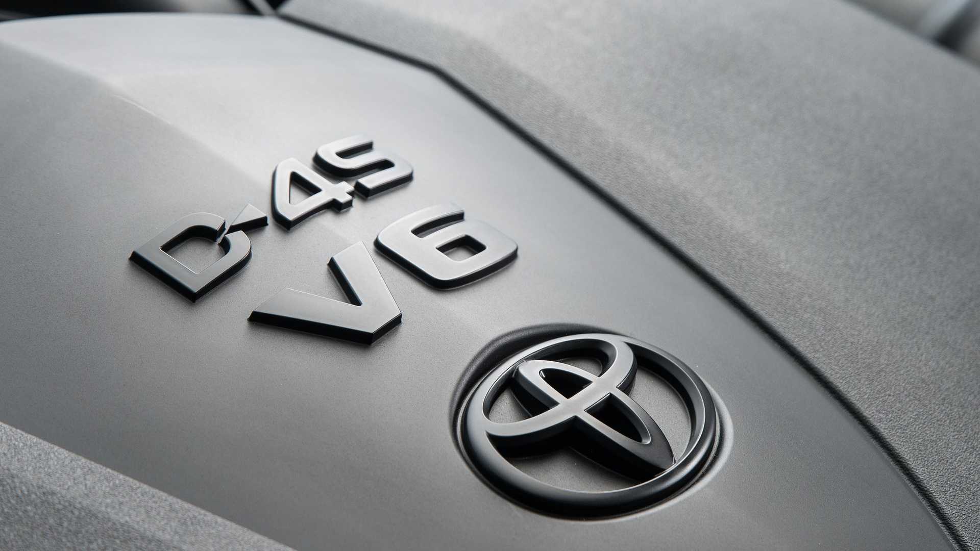 2018_toyota_camry_v6_engine1