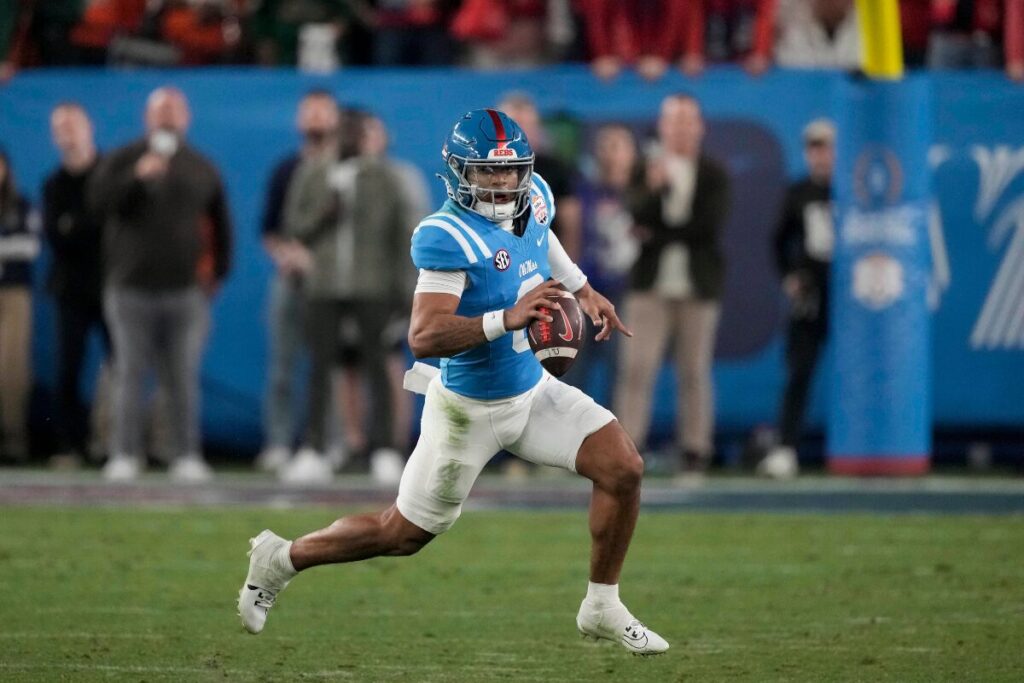 Former NFL quarterback drops bold praise over Trinidad Chambliss