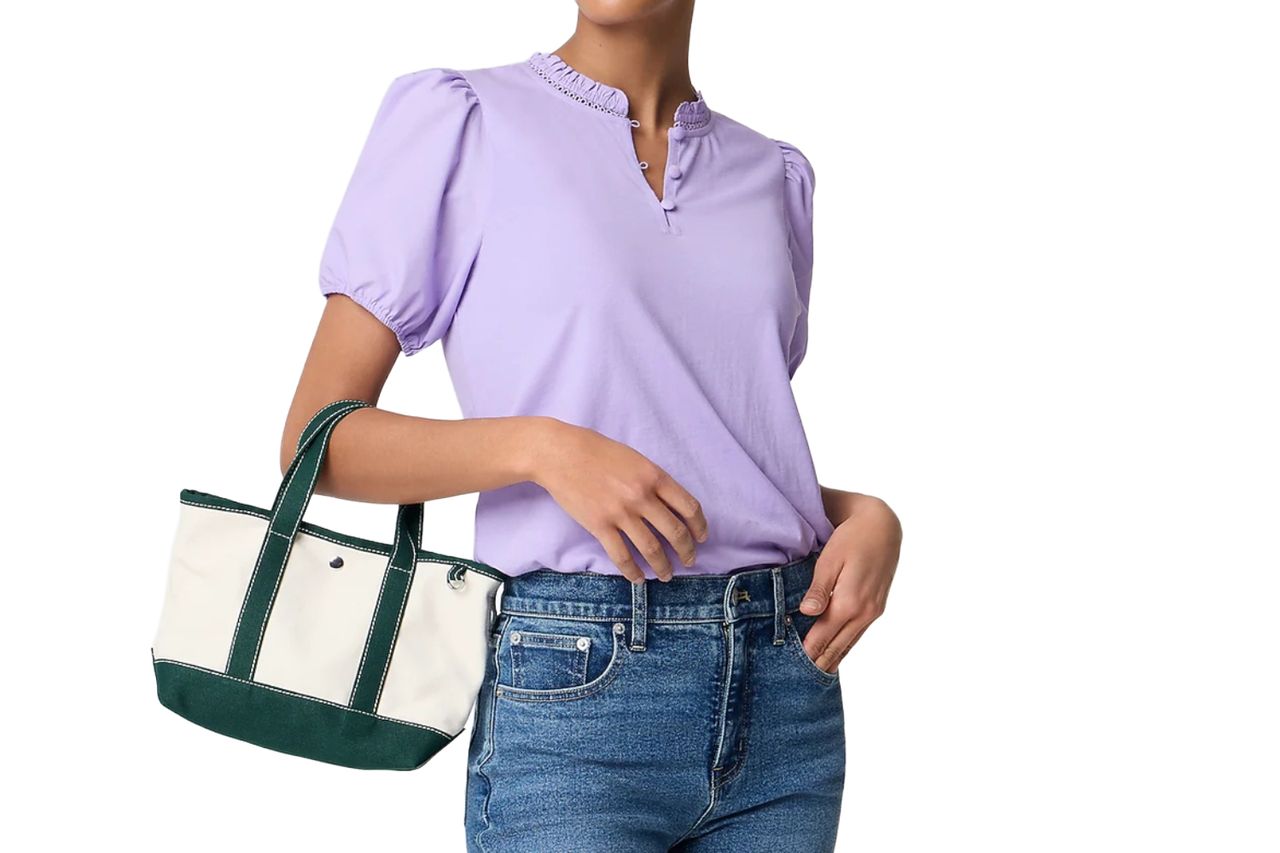 Puff-sleeve top