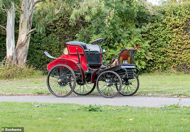 In 1900 red was the most popular colour, even though cars themselves were barely popular