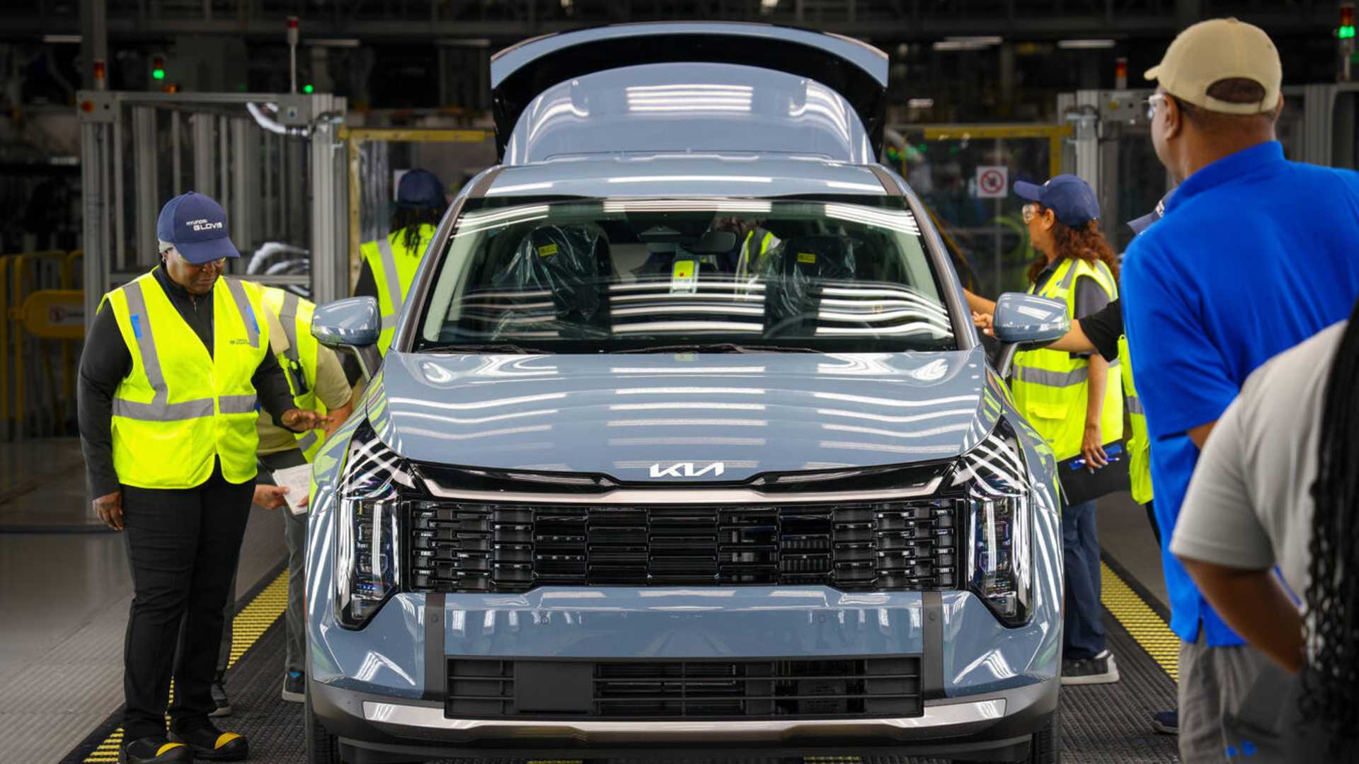 2027-kia-sportage-hybrid-assembly