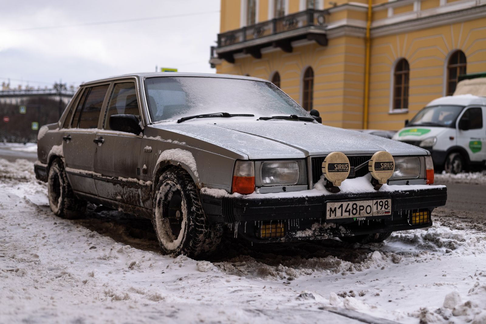 The winter wiper debate: To lift or not to lift your blades