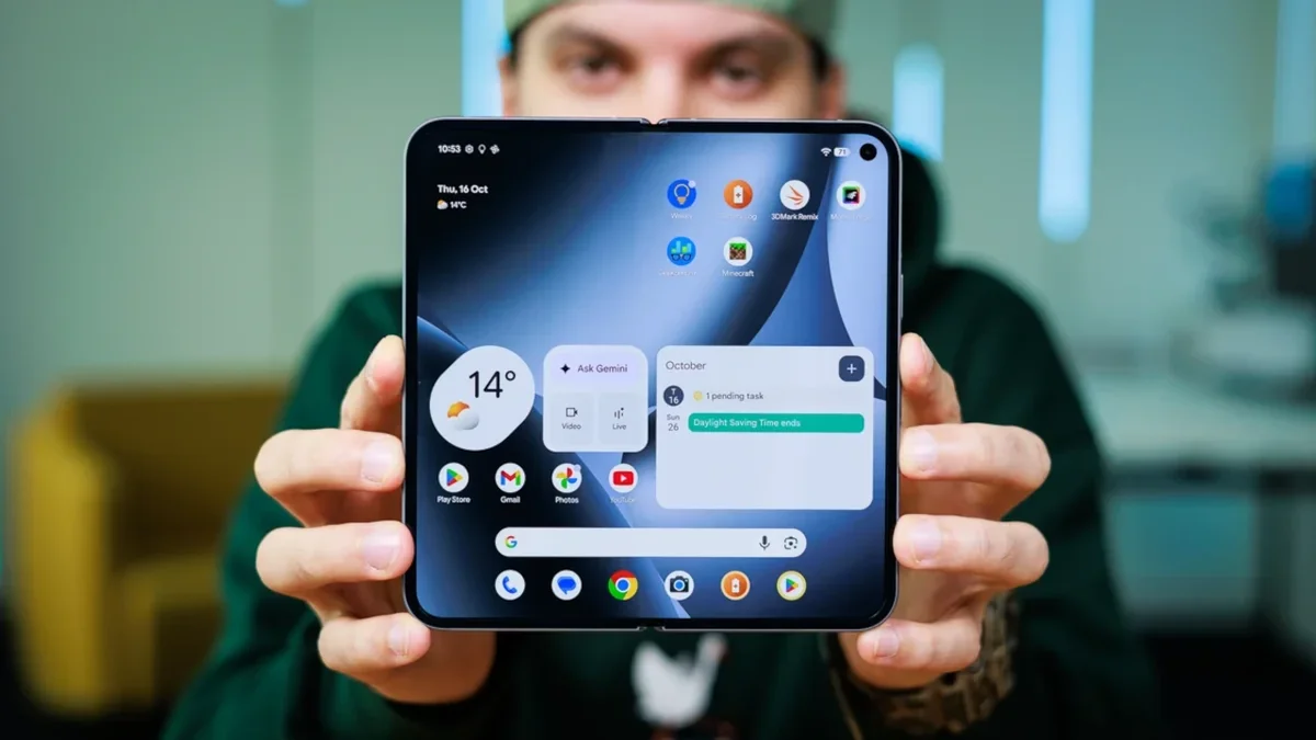 A mini tablet right when you need one. | Image by PhoneArena