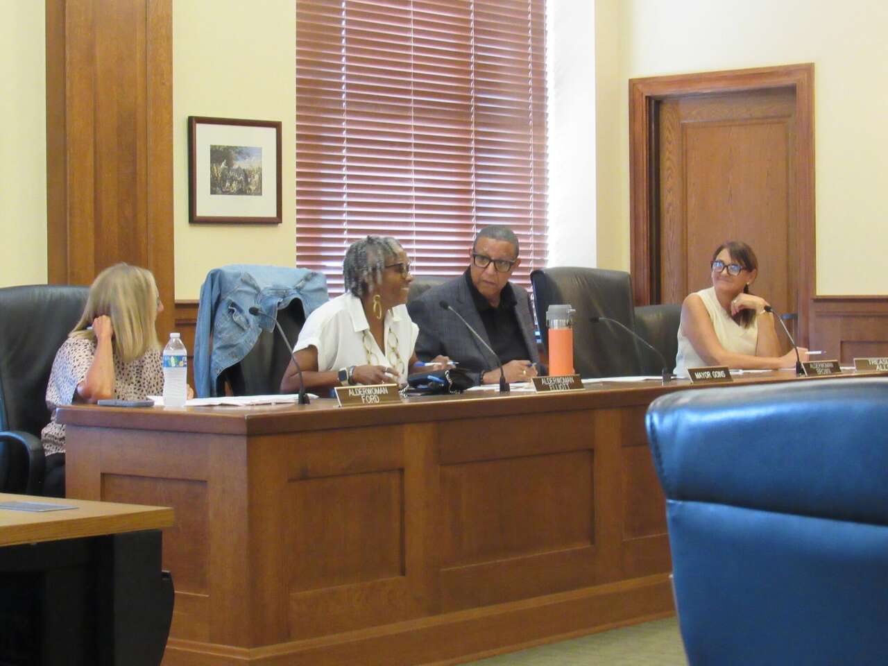 Alton Mayor David Goins returns after a still unexplained absence from meetings