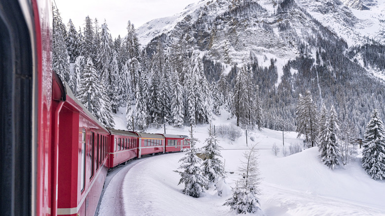 Rick Steves Called This Train Ride Through Glaciers And Lakes One Of Switzerland's Best