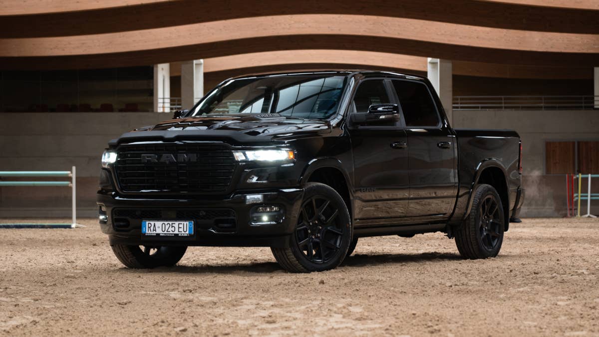 2025-ram-1500-laramie-with-eu-plates-1