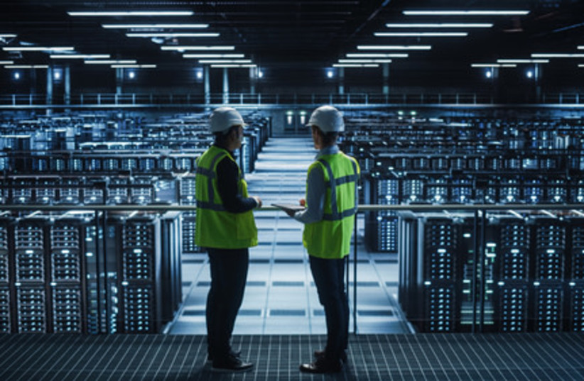 Illustration: Servers farm (credit: SHUTTERSTOCK)