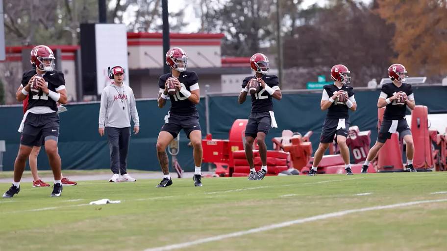 Alabama's quarterbacks at practice