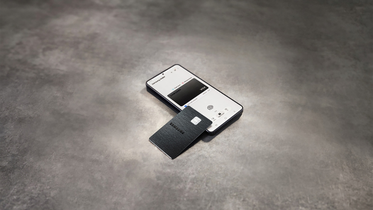 Samsung Galaxy Card with a Samsung phone