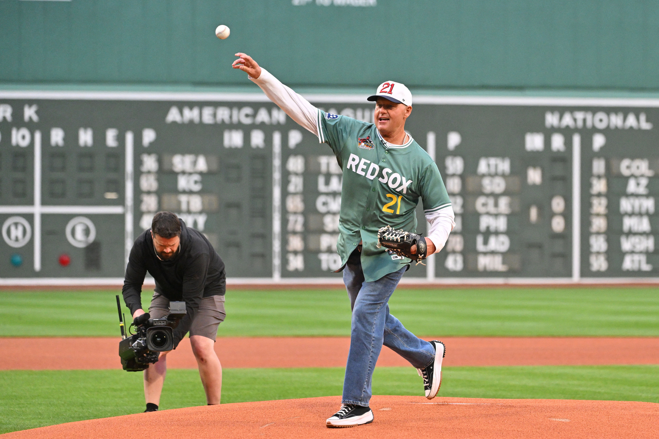 Roger Clemens makes 2026 World Series prediction